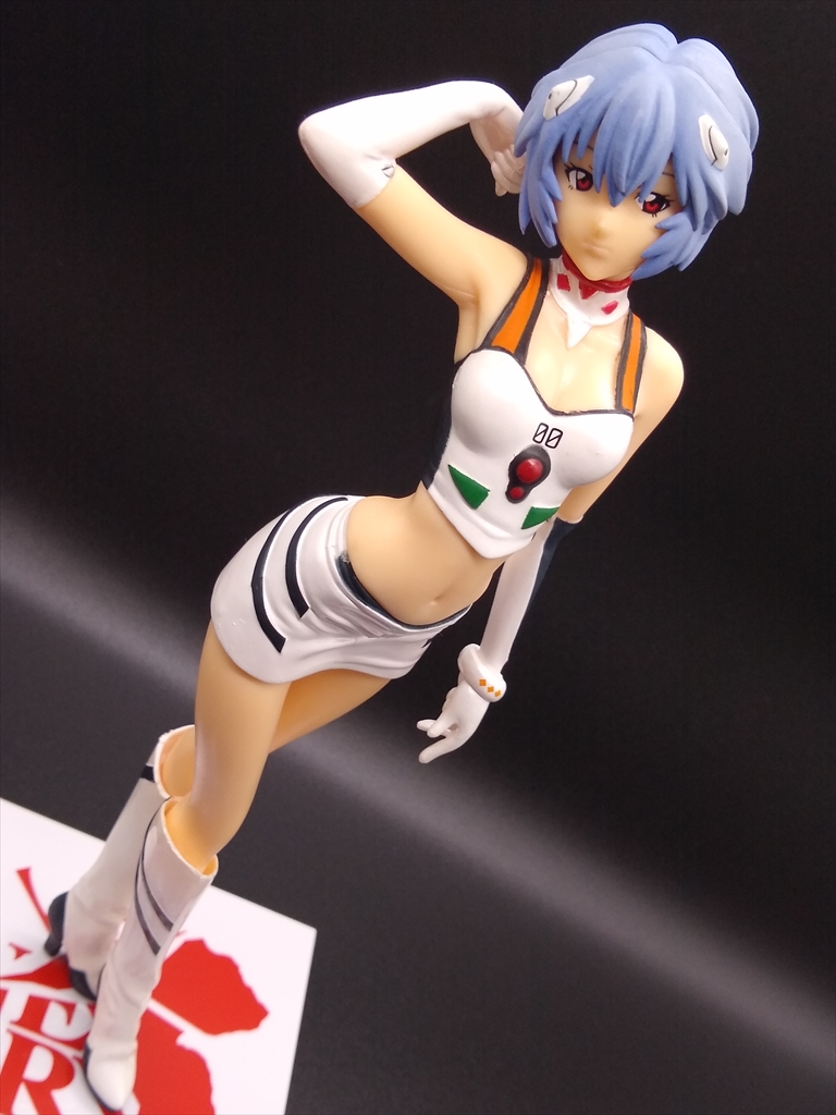 エヴァンゲリオンレーシング　プレミアムRQフィギュア　綾波レイ　リペイント品 Amazon.co.jp: エヴァンゲリオンレーシング プレミアム