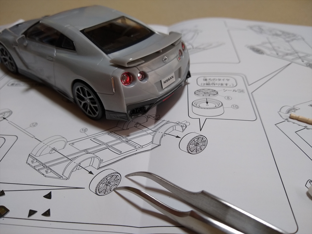 アオシマ ザ・スナップ キット NISSAN GT-R/アルティメイトメタルシルバーの画像