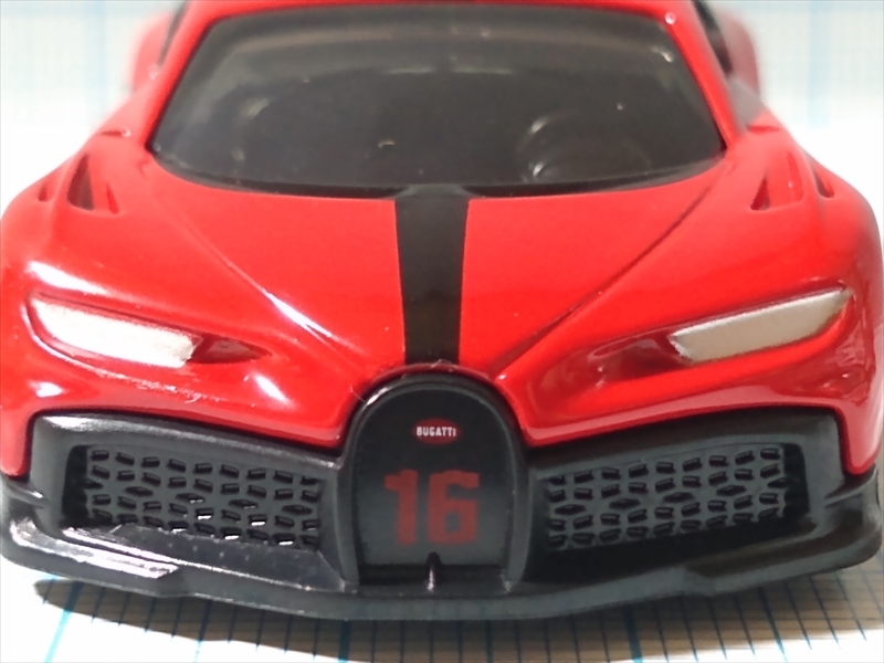 トミカ No.37 ブガッティ シロン ピュアスポーツ（初回特別仕様）の画像