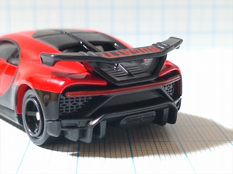 トミカ No.37 ブガッティ シロン ピュアスポーツ（初回特別仕様）の画像