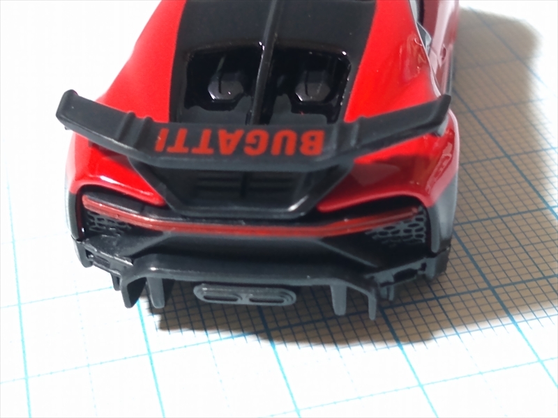 トミカ No.37 ブガッティ シロン ピュアスポーツ（初回特別仕様）の画像