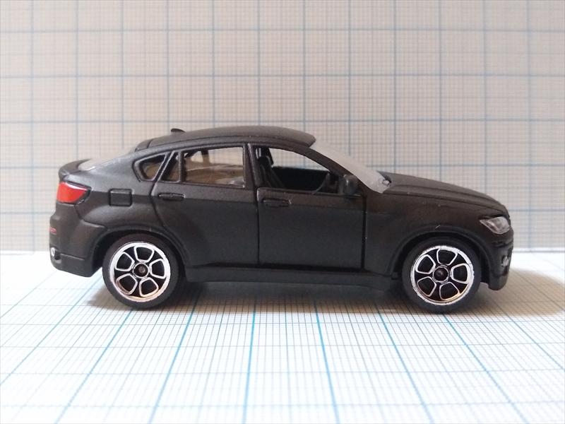 マジョレットミニカーBMW X6の画像２
