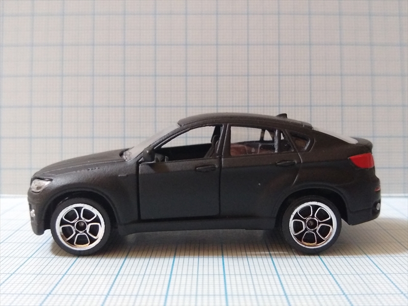 マジョレットミニカーBMW X6の画像４
