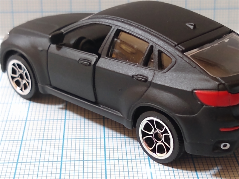 マジョレットミニカーBMW X6の画像