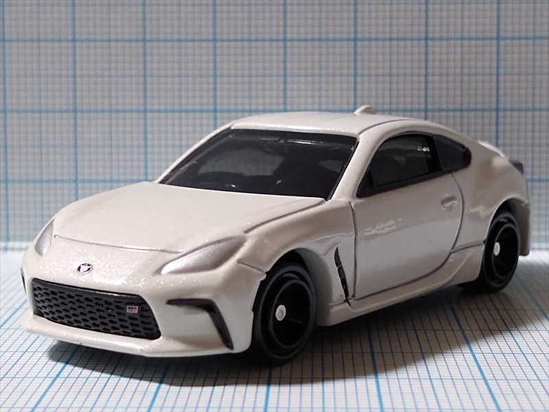 レビュー）トミカ No.86 トヨタ GR 86（初回特別仕様） - ぬー