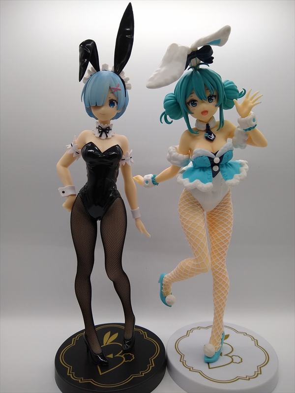 プライズフィギュア BiCute Bunnies Figure レム そに子 初音ミク 並べて撮影してみました。の画像