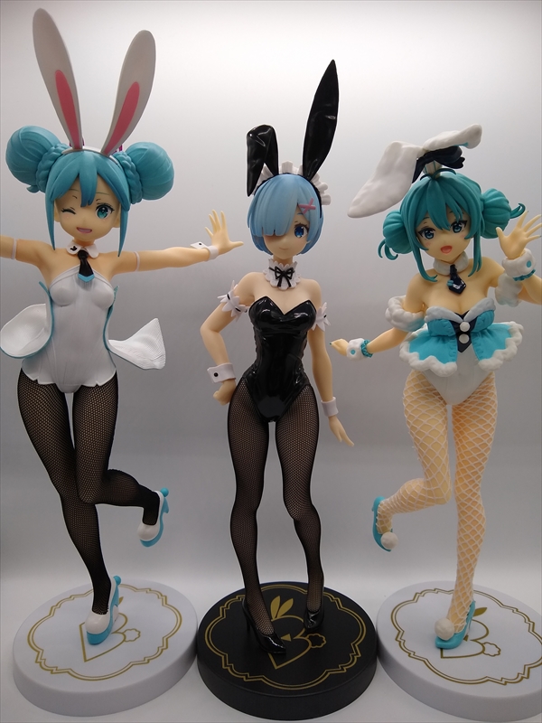 プライズフィギュア BiCute Bunnies Figure レム そに子 初音ミク 並べて撮影してみました。の画像