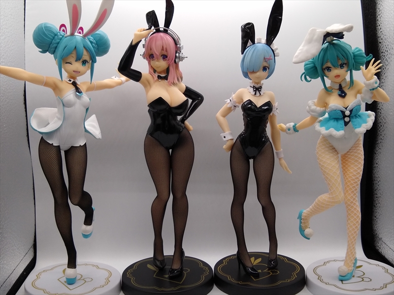 プライズフィギュア BiCute Bunnies Figure レム そに子 初音ミク 並べて撮影してみました。の画像