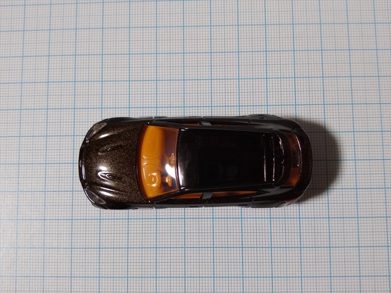 トミカ No.75 アストンマーティン DBX（初回特別仕様）の画像６