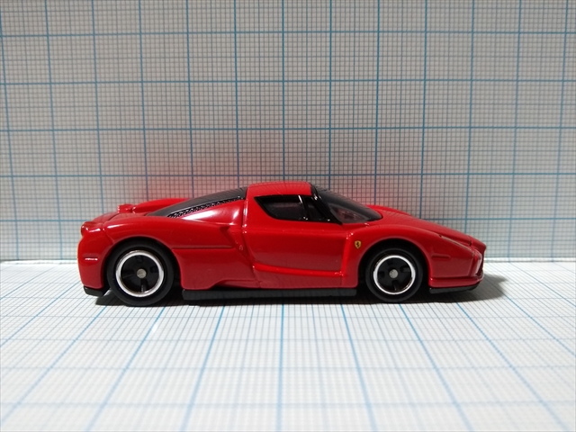 トミカ No.11 エンツォ フェラーリの画像３