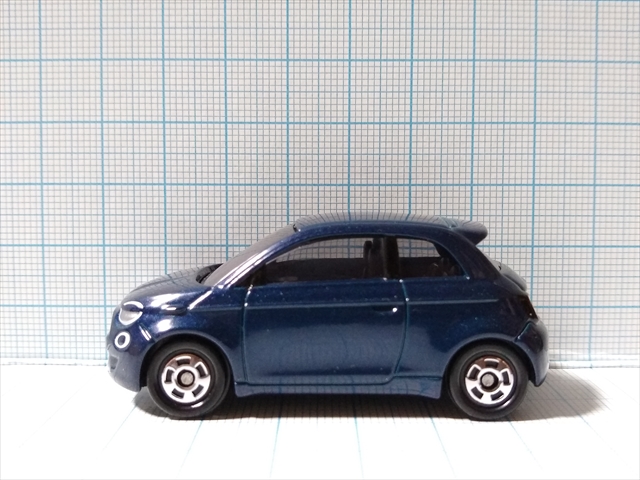 トミカ No.16 フィアット 500e（初回特別仕様）の画像５