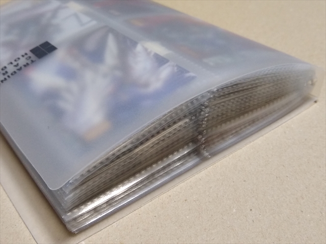 トレーディングカード収納は、100均では無く ちゃんとした物を買おう！の画像