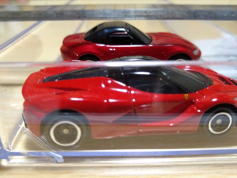 セリア クリアケース 2トレー　ミニカー入るのか！！の画像