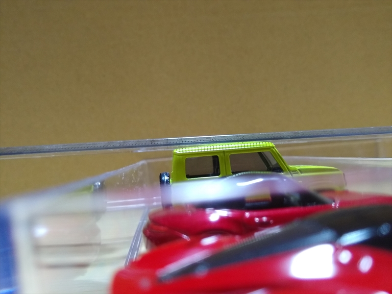 セリア クリアケース 2トレー　ミニカー入るのか！！の画像