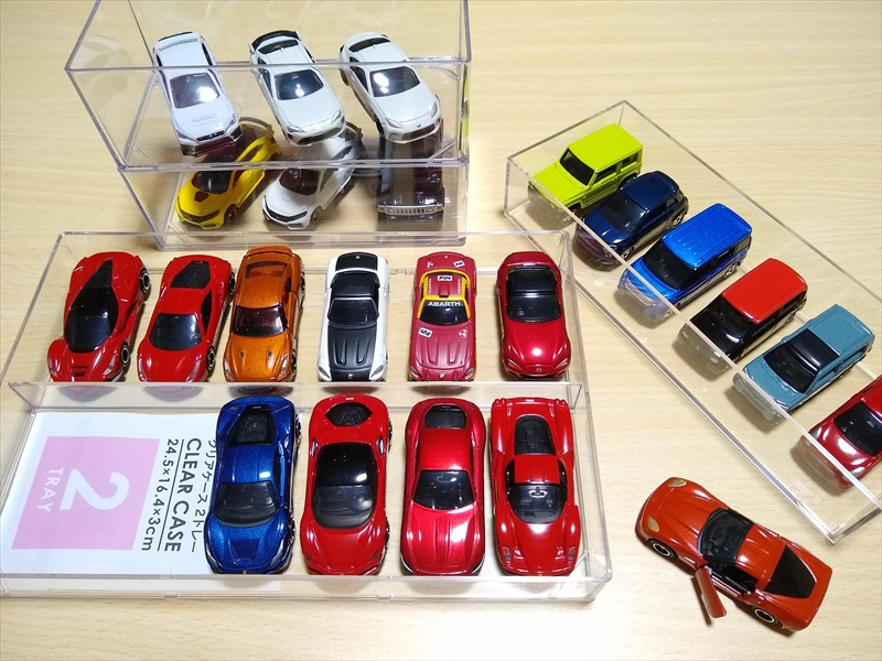 セリア クリアケース 2トレー　ミニカー入るのか！！の画像