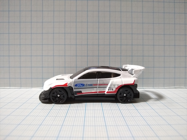 （レビュー）ホットウィール FORD MUSTANG MACH-E 1400の画像