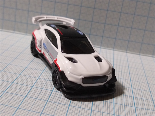 （レビュー）ホットウィール FORD MUSTANG MACH-E 1400の画像