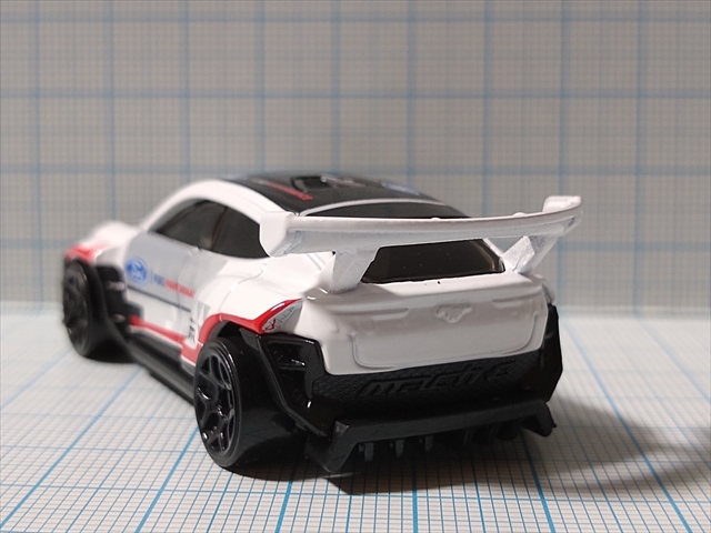 （レビュー）ホットウィール FORD MUSTANG MACH-E 1400の画像