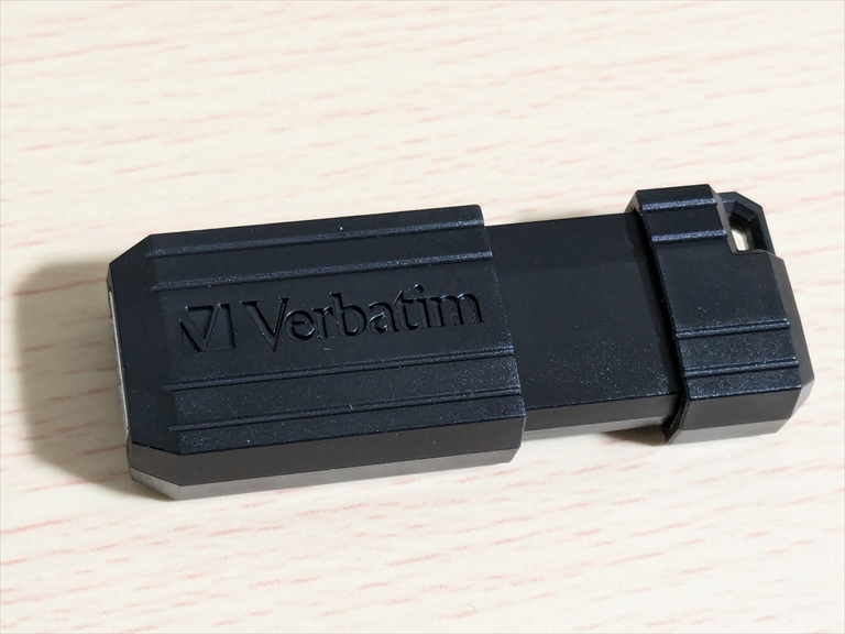 Verbatim USBメモリー64㎇なのに半分しか容量が入っていない・・の画像