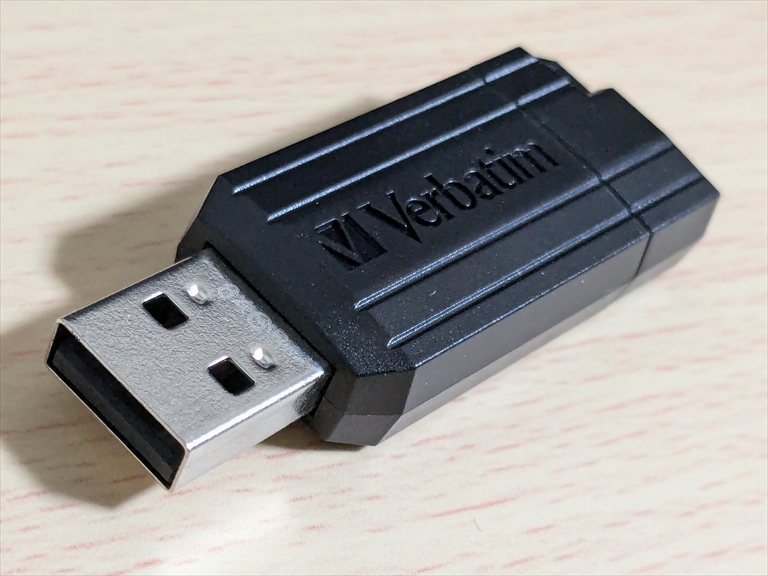 Verbatim USBメモリー64㎇なのに半分しか容量が入っていない・・の画像