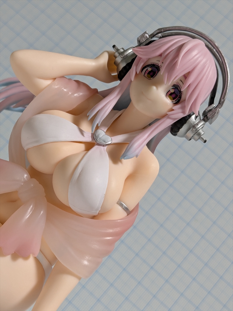 （レビュー）すーぱーそに子 ぬーどるストッパーフィギュア ホワイトビキニver. の画像