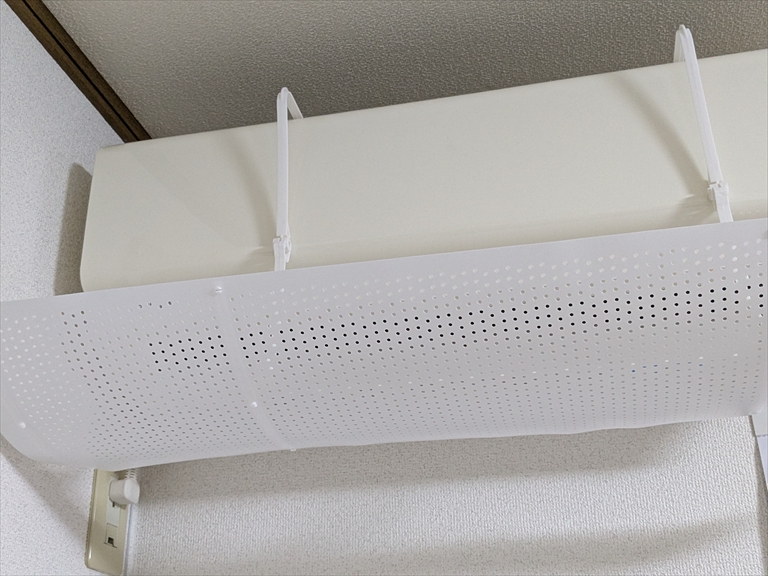役に立つのか？ ダイソー エアコン風よけカバー（レビュー）の画像