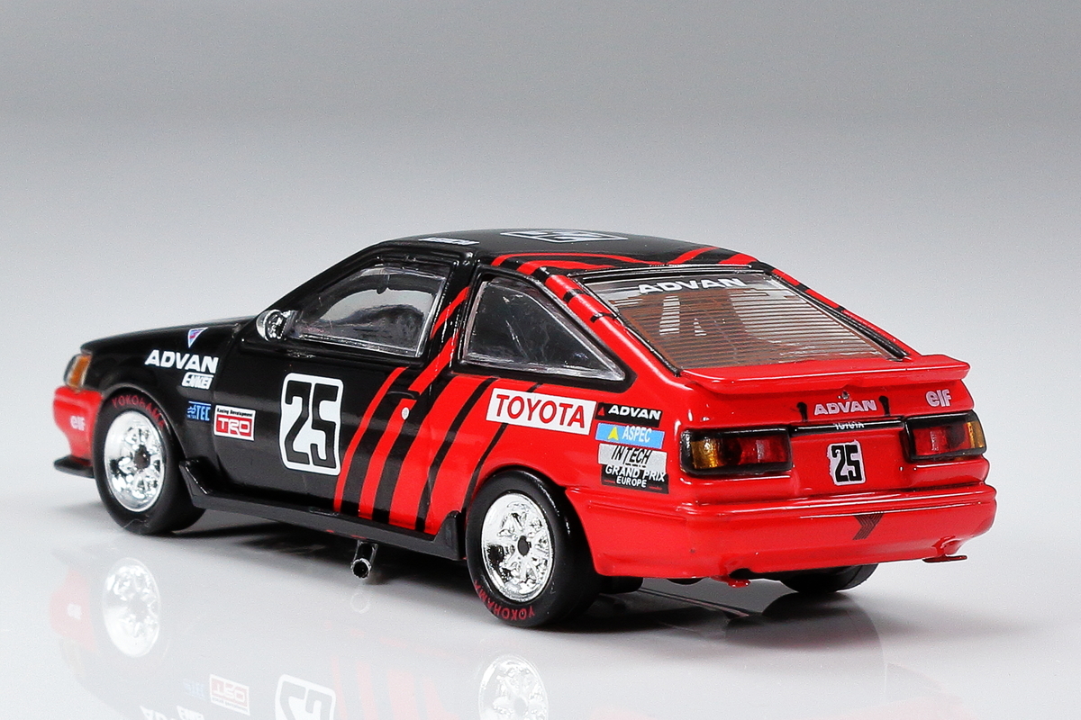 トヨタ カローラ レビン AE86 