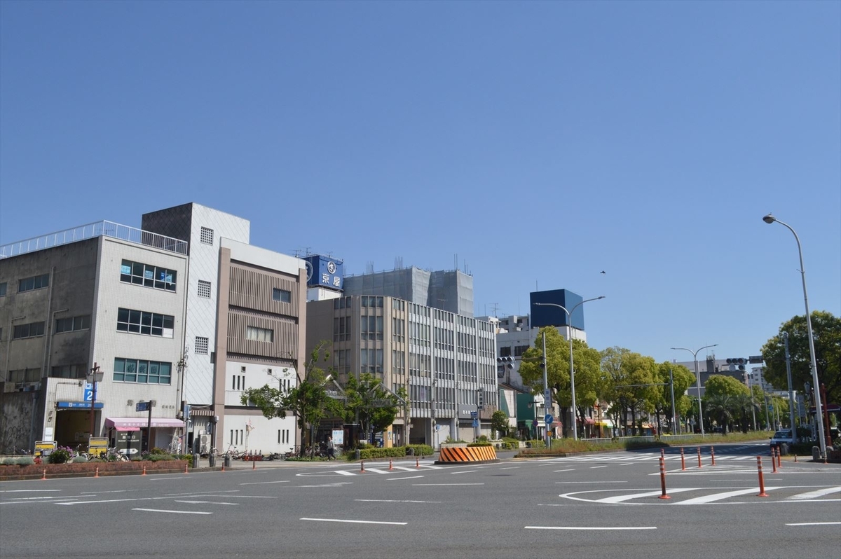 築地口の映画館 振り返ればロバがいる