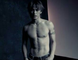 B Z 稲葉浩志の魅力大全 実はこんな人だった アズblogの日記