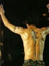 日本人最強のイケメン 肉体美 B Z 稲葉浩志かっこよすぎる画像集 アズblogの日記