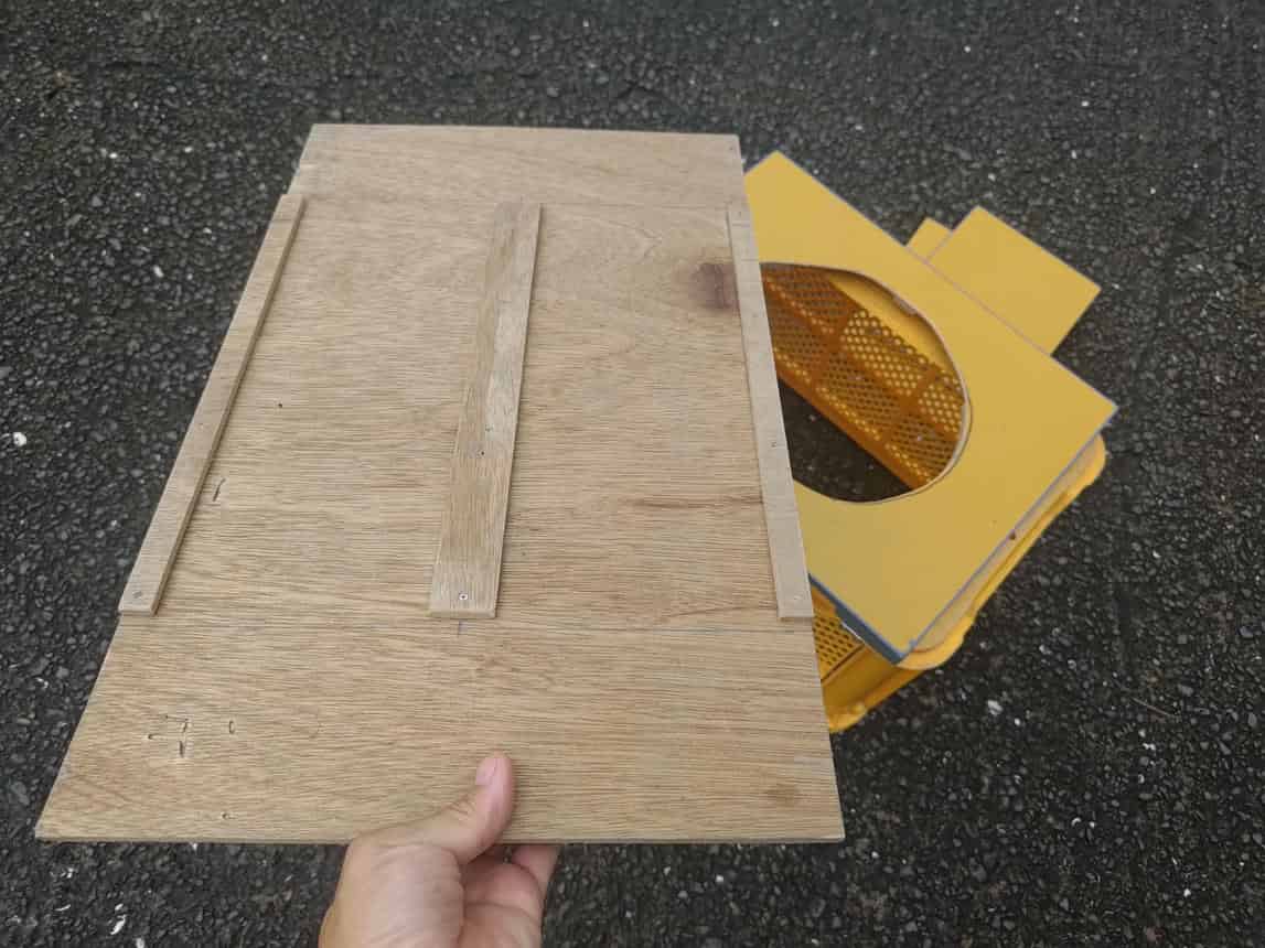 二ホンミツバチ自然入居！重箱式丸洞(土台はアオヤギ式)の作り方 丸太