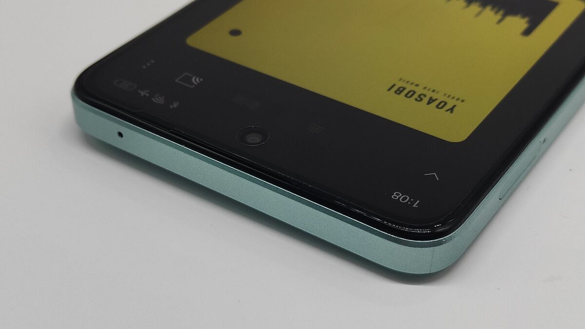 OPPO A79 5G」と「OPPO Reno9 A」の違いを比較。どちらを買うべき 