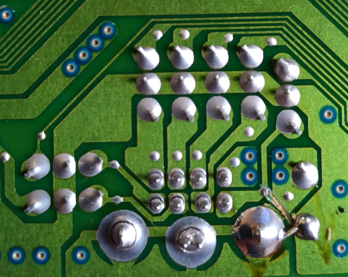 ジャンクのPCエンジン DUO-Rを修理、コンデンサの全交換、AVケーブルの