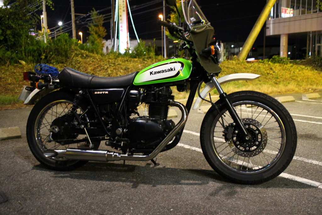 250TRマフラー交換＆ロードバイク下見 - クソザコ革野郎の乗り物日記