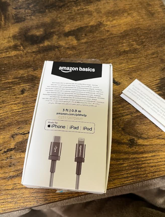 Amazonオリジナルケーブル iPhoneの純正ケーブルが断線したら、これ。Amazonベーシックが1000円台