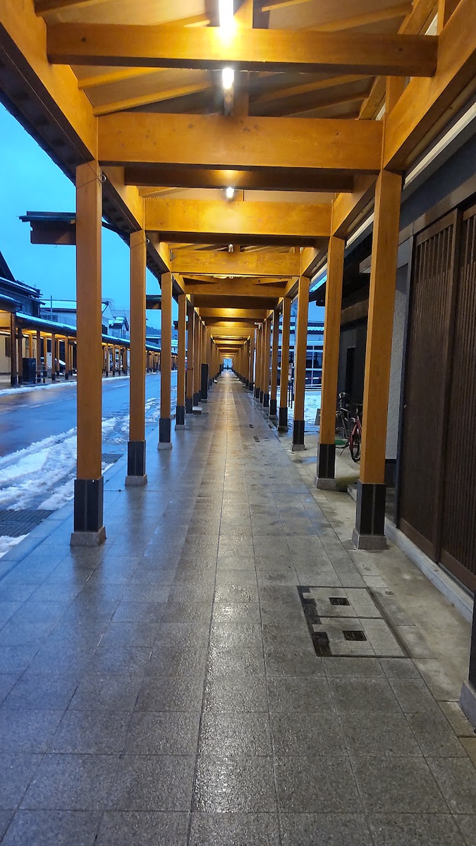 新潟県加茂市の雁木通りの画像