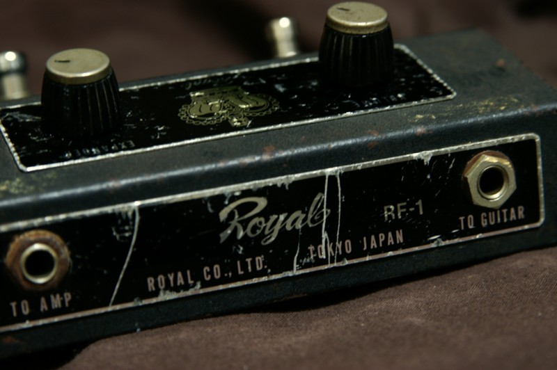 Royal FUZZ BOX - エフェクター写真館