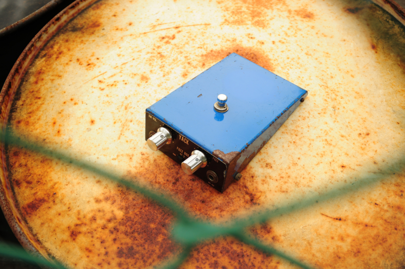 YACK/YF-2 Fuzz BoX ハンドメイド YACK YF-2 FUZZ BOX - エフェクター写真館