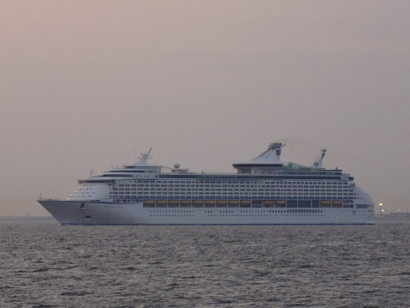 VOYAGER OF THE SEAS 1