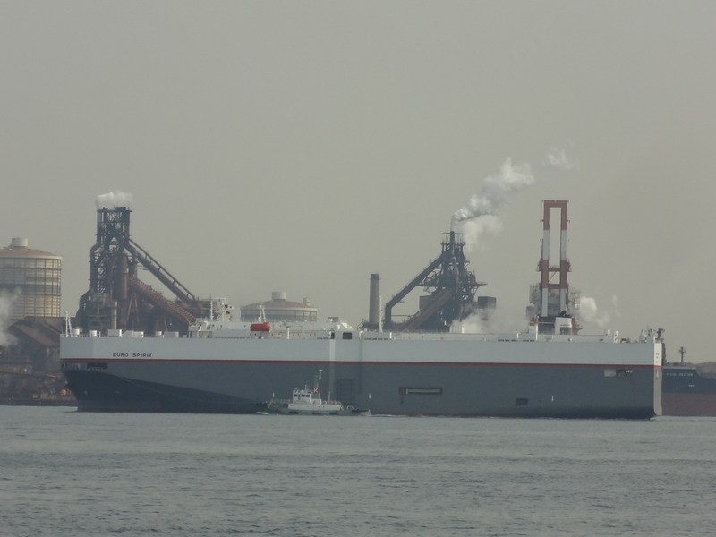 日産専用船の EURO SPIRIT - SHIPS OF THE PORT