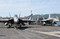 キティホークのカタパルトにセットされたF/A-18FとF/A-18C