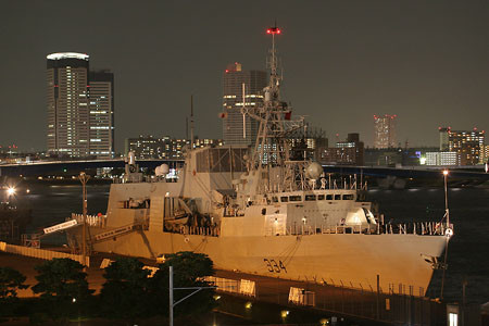 晴海埠頭に停泊するレジャイナHMCS Regina FFH334