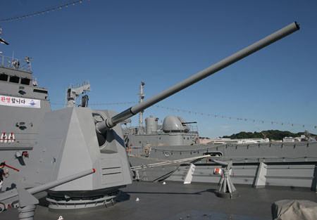 韓国海軍の駆逐艦テジョヨンのMk45Mod4