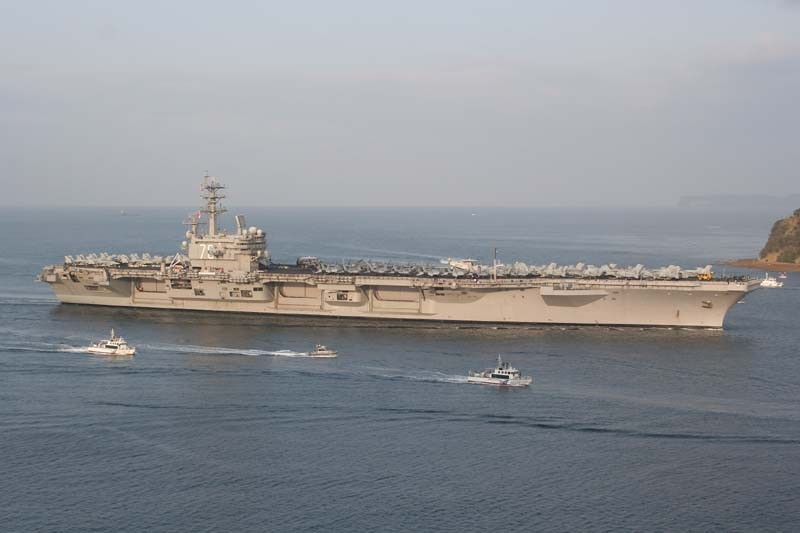 佐世保に入港する空母ロナルド・レーガンUSS Ronald Reagan CVN-76