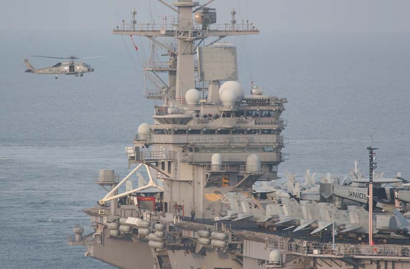 佐世保に入港する空母ロナルド・レーガンUSS Ronald Reagan CVN-76