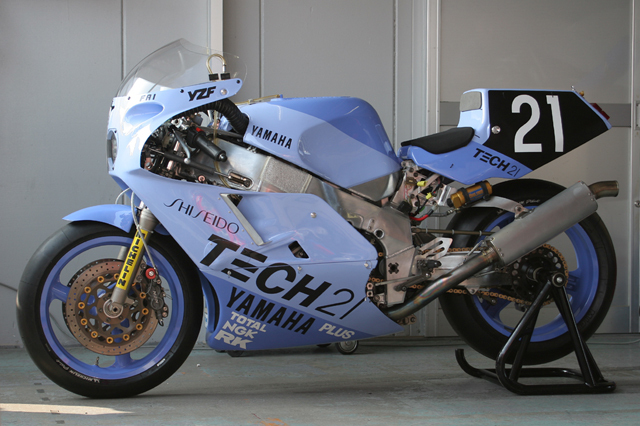 2007年鈴鹿８耐　リバイバル展示のテック21カラー87YZF750