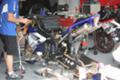 [バイク]2007年鈴鹿８耐　整備を受ける阿部典史のYAMAHA RACING81 YZF-R1