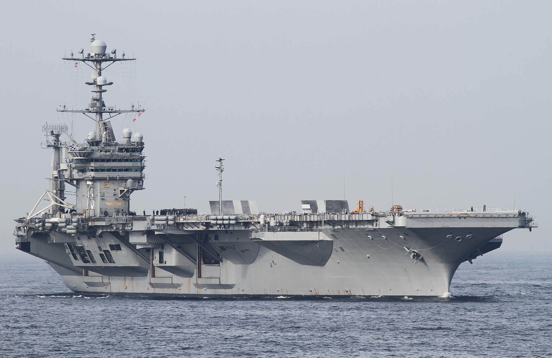 2015年５月15日横須賀に入港するジョージ・ワシントンUSS George Washington CV