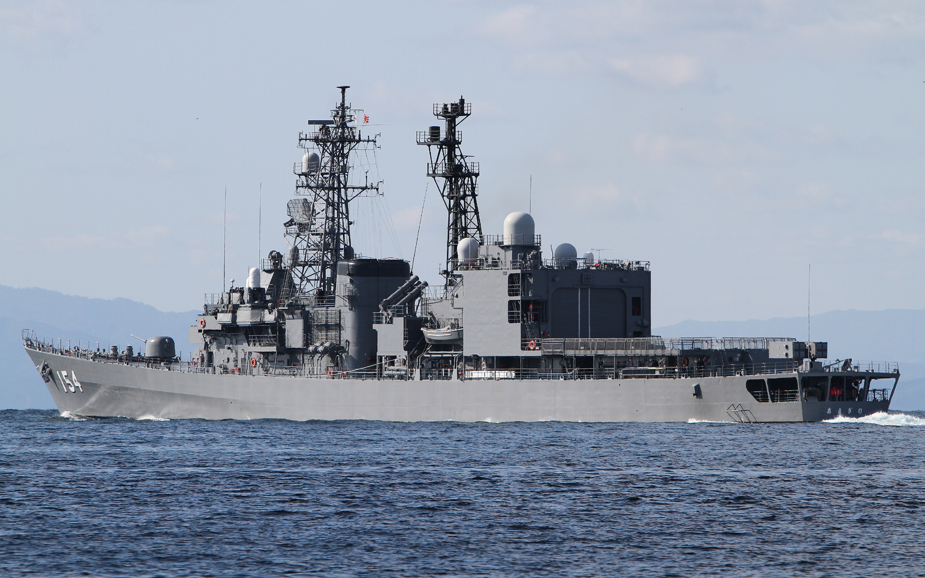 函館を出港する護衛艦あまぎりJS Amagiri DD154