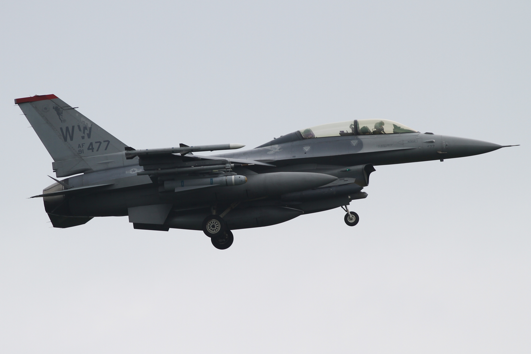 2015年７月20日　三沢に着陸する35FWのF-16D(91-0477)